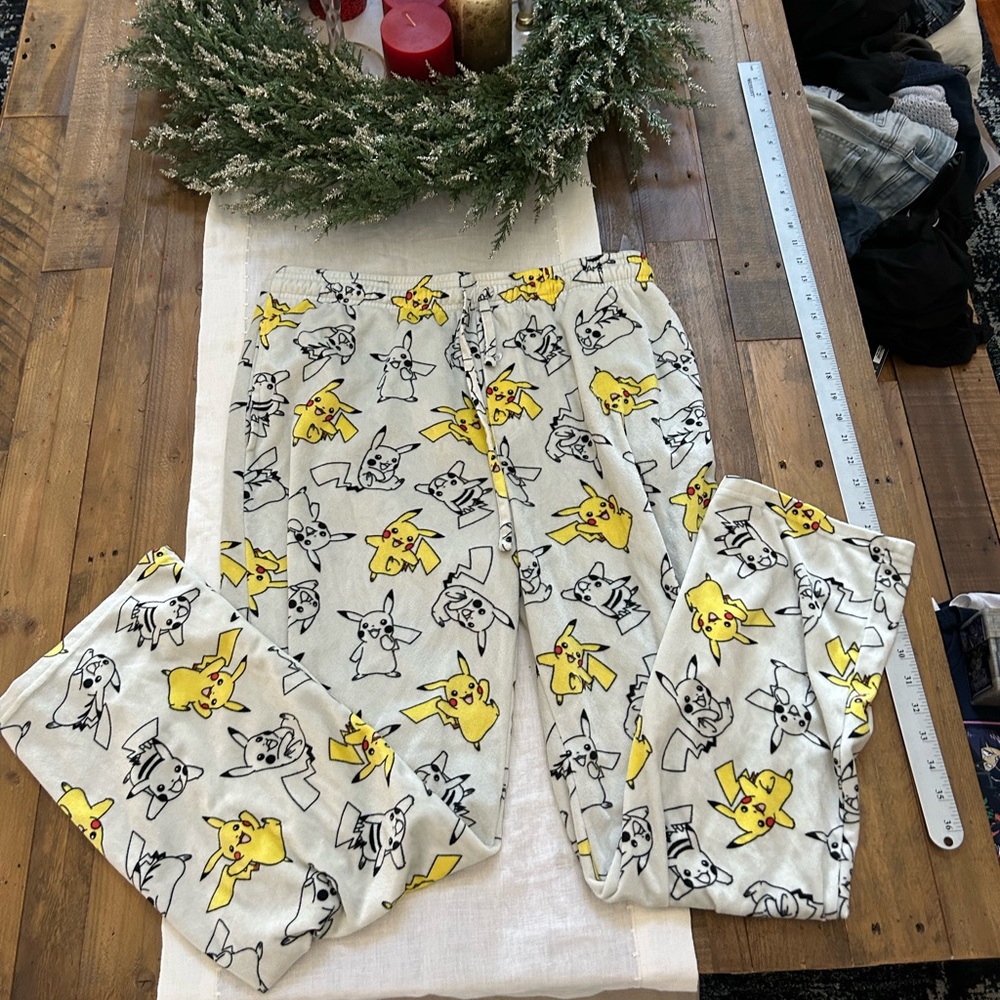 Pre-owned Pokemon Pikachu Pajama Pants in yellow / white. Men’s large.